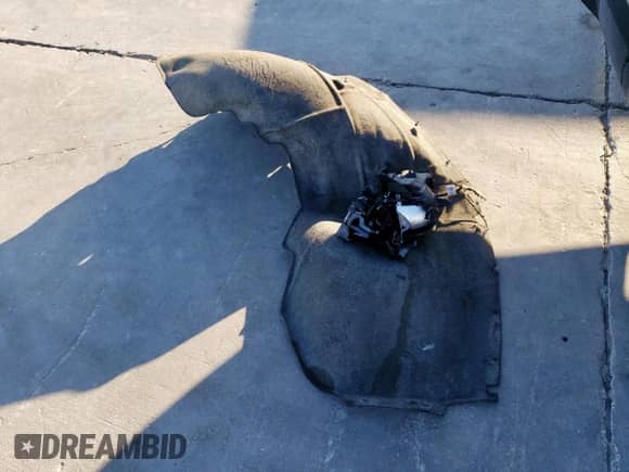 2018 Cadillac Escalade ESV Luxury с VIN 1GYS3HKJXJR302052, выставлен на аукционе Copart как лот 46375345 с пробегом 169 121 миль миль и Списание • Salvage title. История ставок и продаж доступна на DreamBid. Изображение 13.