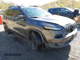 2014 Jeep Cherokee Latitude z VIN 1C4PJMCS6EW287171, wystawiony jako IAAI lot #43457006 z przebiegiem 181 514 mil mil oraz . Historia ofert i sprzedaży dostępna na DreamBid. Obrazek 1.