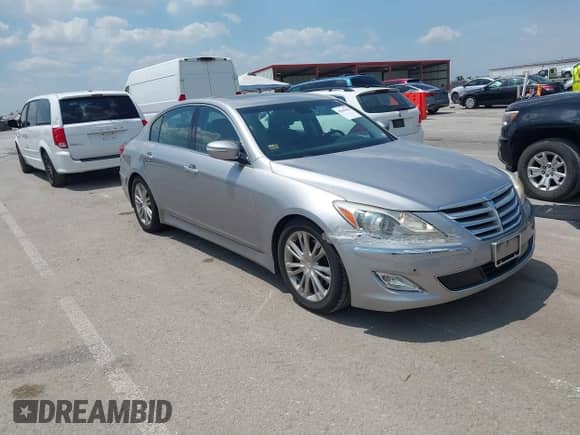 2012 Hyundai Genesis 3.8L с VIN KMHGC4DD3CU206674, выставлен на аукционе IAAI как лот 42640186 с пробегом 104 088 миль миль и . История ставок и продаж доступна на DreamBid. Изображение 1.