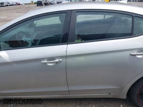 2017 Hyundai Elantra SE z VIN 5NPD74LF0HH150838, wystawiony jako IAAI lot #43274870 z przebiegiem 135 673 mil mil oraz . Historia ofert i sprzedaży dostępna na DreamBid. Obrazek 15.