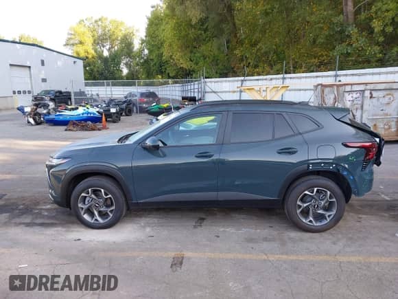 2025 Chevrolet Trax LT с VIN KL77LHEP6SC173983, выставлен на аукционе IAAI как лот 43213582 с пробегом 2 496 миль миль и . История ставок и продаж доступна на DreamBid. Изображение 15.