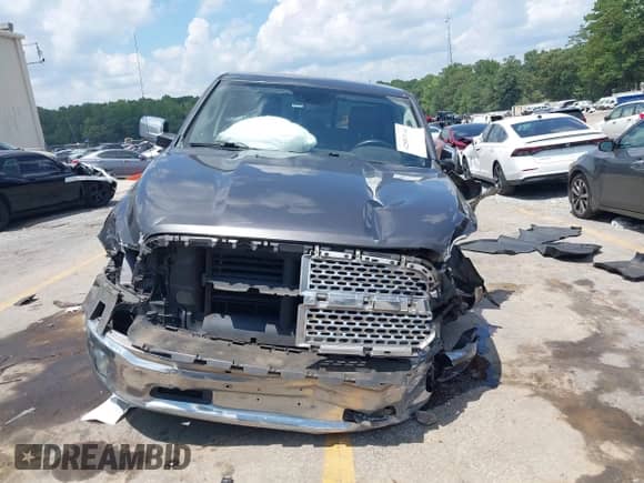 2015 Ram 1500 Laramie z VIN 1C6RR6NT7FS621680, wystawiony jako IAAI lot #42887104 z przebiegiem 203 488 mil mil oraz . Historia ofert i sprzedaży dostępna na DreamBid. Obrazek 13.