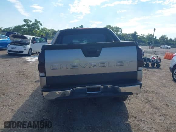2003 Chevrolet Avalanche with VIN 3GNEC13T23G315110, listed as a IAAI auction lot 43092593 with 204,732 mi miles and . Bid and sale history available at DreamBid. Image 16.
