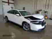 2024 Honda Accord EX z VIN 1HGCY1F34RA014232, wystawiony jako Copart lot #70879925 z przebiegiem 11 074 mil mil oraz Szkoda całkowita • Salvage title. Historia ofert i sprzedaży dostępna na DreamBid. Obrazek 4.