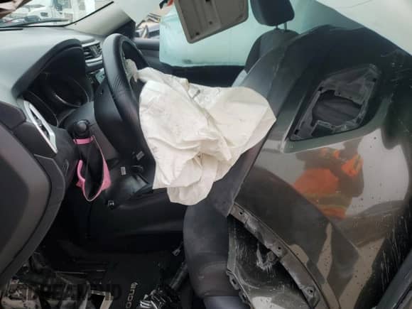 2016 Nissan Rogue SV with VIN KNMAT2MT7GP640638, listed as a Copart auction lot 61145035 with Not provided miles and Salvage title. Bid and sale history available at DreamBid. Image 7.