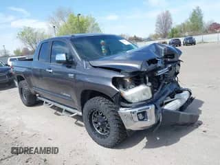 2014 Toyota Tundra Limited z VIN 5TFBW5F17EX353094, wystawiony jako IAAI lot #42020155 z przebiegiem 135 597 mil mil oraz . Historia ofert i sprzedaży dostępna na DreamBid. Obrazek 1.