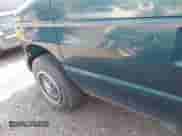 1994 Ford Econoline Cargo with VIN 1FBHE31H4RHB73551, listed as a IAAI auction lot 42572095 with Not provided miles and . Bid and sale history available at DreamBid. Image 6.