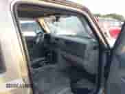 2006 Jeep Commander с VIN 1J8HG48N26C181057, выставлен на аукционе IAAI как лот 42548737 с пробегом 244 773 миль миль и . История ставок и продаж доступна на DreamBid. Изображение 5.