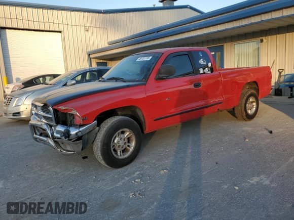 2000 Dodge Dakota Sport with VIN 1B7GL22N5YS524111, listed as a Copart auction lot 46151735 with 516,925 mi miles and Salvage title. Bid and sale history available at DreamBid. Image 1.