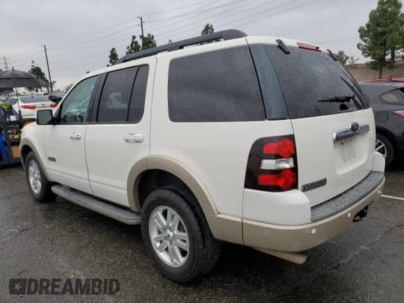 2008 Ford Explorer Eddie Bauer z VIN 1FMEU74EX8UA87110, wystawiony jako Copart lot #82419505 z przebiegiem 137 015 mil mil oraz Szkoda całkowita • Salvage title. Historia ofert i sprzedaży dostępna na DreamBid. Obrazek 2.