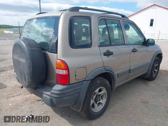 2002 Chevrolet Tracker ZR2 с VIN 2CNBJ734526932987, выставлен на аукционе IAAI как лот 42289740 с пробегом 92 862 миль миль и . История ставок и продаж доступна на DreamBid. Изображение 4.