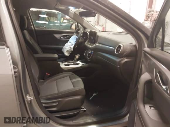 2025 Chevrolet Blazer LT with VIN 3GNKBCR49SS113118, listed as a IAAI auction lot 42039191 with 15,711 mi miles and . Bid and sale history available at DreamBid. Image 5.