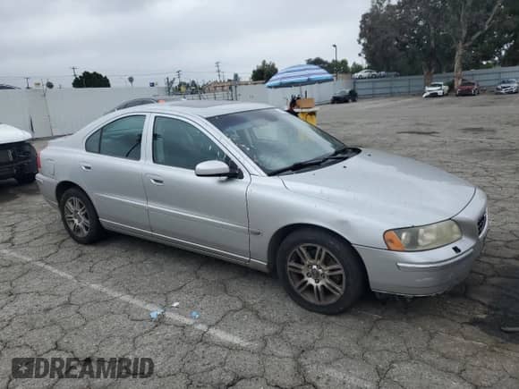 2006 Volvo S60 2.5L Turbo с VIN YV1RH592762513304, выставлен на аукционе Copart как лот 55805995 с пробегом 134 498 миль миль и Списание • Salvage title. История ставок и продаж доступна на DreamBid. Изображение 4.