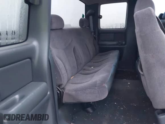 2000 GMC Sierra 1500 SLE with VIN 1GTEC19V3YZ176243, listed as a IAAI auction lot 41582240 with Not provided miles and . Bid and sale history available at DreamBid. Image 19.