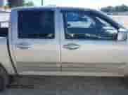 2010 Chevrolet Colorado 1LT z VIN 1GCJTCDE0A8138854, wystawiony jako IAAI lot #43450584 z przebiegiem 275 389 mil mil oraz . Historia ofert i sprzedaży dostępna na DreamBid. Obrazek 14.