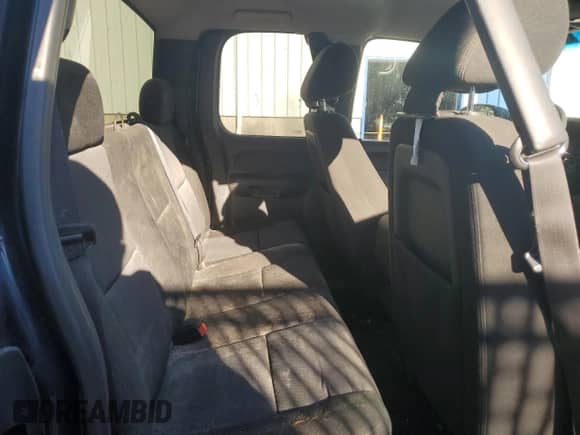2010 Chevrolet Silverado 1500 LS with VIN 1GCSKREA6AZ126109, listed as a Copart auction lot 82189835 with 269,609 mi miles and Clean title. Bid and sale history available at DreamBid. Image 10.