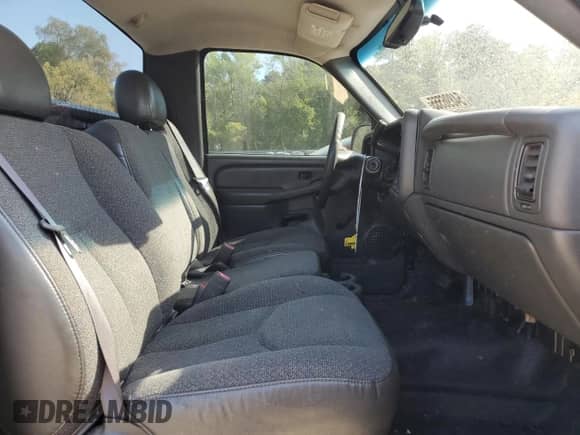 2004 GMC Sierra 1500 Work Truck with VIN 1GTEC14X24Z352315, listed as a Copart auction lot 54896555 with 161,597 mi miles and Salvage title. Bid and sale history available at DreamBid. Image 10.