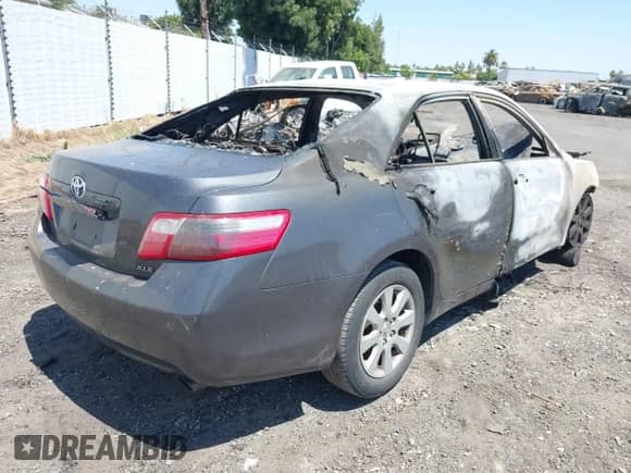 2008 Toyota Camry LE z VIN 4T1BE46K38U247779, wystawiony jako IAAI lot #42640011 z przebiegiem Nie podano mil oraz . Historia ofert i sprzedaży dostępna na DreamBid. Obrazek 4.