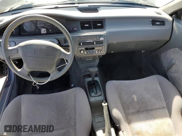 1992 Honda Civic z VIN 2HGEH2451NH500527, wystawiony jako Copart lot #42460115 z przebiegiem 92 884 mil mil oraz Czysty tytuł • Clean title. Historia ofert i sprzedaży dostępna na DreamBid. Obrazek 8.