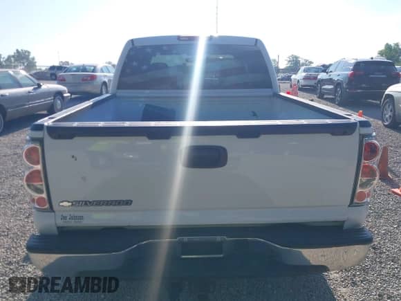 2007 Chevrolet Silverado 1500 LS с VIN 2GCEK13VX71140682, выставлен на аукционе IAAI как лот 42679456 с пробегом 124 302 миль миль и . История ставок и продаж доступна на DreamBid. Изображение 17.