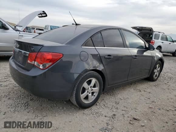 2013 Chevrolet Cruze 1LT z VIN 1G1PC5SB8D7149330, wystawiony jako Copart lot #81519235 z przebiegiem 155 962 mil mil oraz Czysty tytuł • Clean title. Historia ofert i sprzedaży dostępna na DreamBid. Obrazek 3.