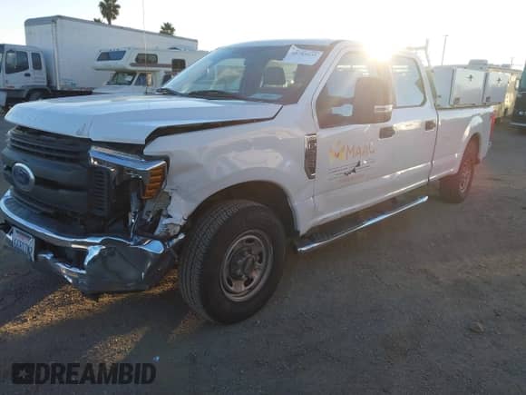 2019 Ford F-250 XL with VIN 1FT7W2A69KED53077, listed as a IAAI auction lot 40785535 with 47,928 mi miles and . Bid and sale history available at DreamBid. Image 17.
