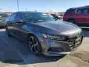 2018 Honda Accord Sport z VIN 1HGCV1F3XJA115692, wystawiony jako Copart lot #86603475 z przebiegiem 117 882 mil mil oraz Szkoda całkowita • Salvage title. Historia ofert i sprzedaży dostępna na DreamBid. Obrazek 4.