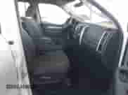 2018 Ram 1500 SLT z VIN 1C6RR6GG3JS114400, wystawiony jako IAAI lot #41529711 z przebiegiem 154 784 mil mil oraz . Historia ofert i sprzedaży dostępna na DreamBid. Obrazek 5.