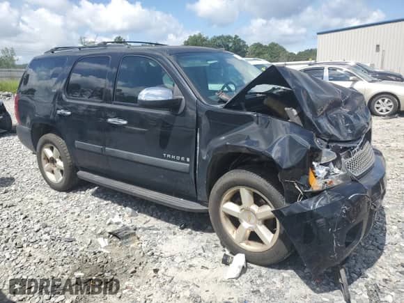 2008 Chevrolet Tahoe LTZ z VIN 1GNFC13J38R215169, wystawiony jako Copart lot #61545145 z przebiegiem Nie podano mil oraz Szkoda całkowita • Salvage title. Historia ofert i sprzedaży dostępna na DreamBid. Obrazek 4.
