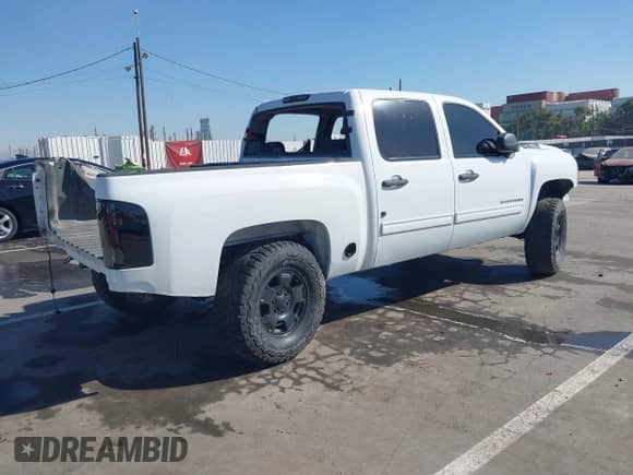 2011 Chevrolet Silverado 1500 LT с VIN 3GCPCSEA1BG296020, выставлен на аукционе IAAI как лот 41825565 с пробегом 225 006 миль миль и . История ставок и продаж доступна на DreamBid. Изображение 4.