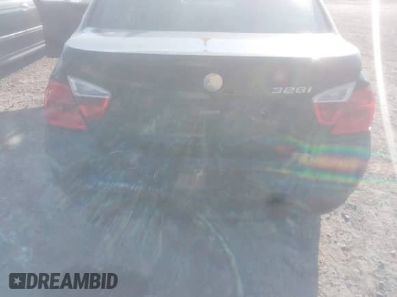 2007 BMW 3 Series 328i z VIN WBAVA33597PG53343, wystawiony jako IAAI lot #43231946 z przebiegiem Nie podano mil oraz . Historia ofert i sprzedaży dostępna na DreamBid. Obrazek 6.