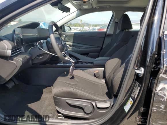 2025 Hyundai Elantra SEL Convenience z VIN KMHLS4DG6SU021304, wystawiony jako Copart lot #80667675 z przebiegiem 314 mil mil oraz Szkoda całkowita • Salvage title. Historia ofert i sprzedaży dostępna na DreamBid. Obrazek 7.