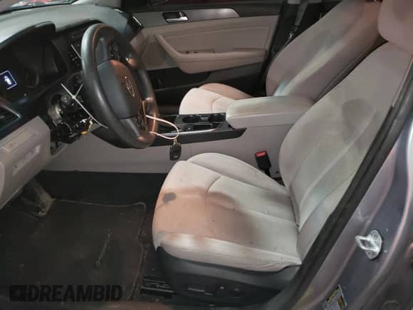2015 Hyundai Sonata Sport с VIN 5NPE34AF1FH036931, выставлен на аукционе Copart как лот 83979815 с пробегом 107 995 миль миль и Списание • Salvage title. История ставок и продаж доступна на DreamBid. Изображение 7.