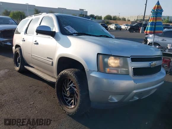 2010 Chevrolet Tahoe LT с VIN 1GNMCBE30AR141582, выставлен на аукционе IAAI как лот 42749080 с пробегом 153 535 миль миль и . История ставок и продаж доступна на DreamBid. Изображение 1.