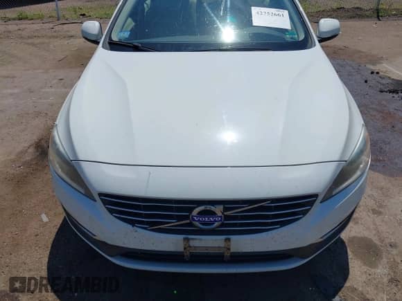 2015 Volvo S60 T5 Drive-E Premier with VIN YV140MFB5F1315522, listed as a IAAI auction lot 42752661 with 173,288 mi miles and . Bid and sale history available at DreamBid. Image 6.
