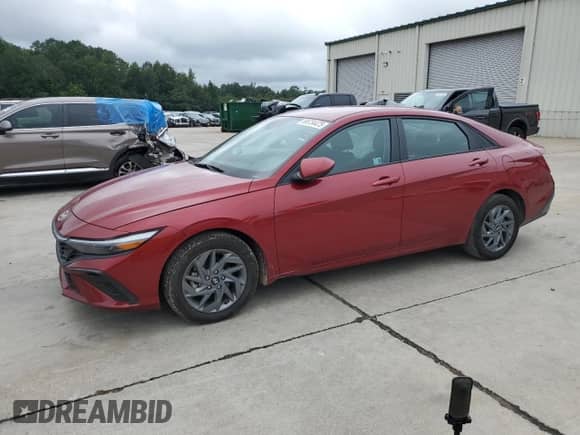 2024 Hyundai Elantra Blue z VIN KMHLM4DJ5RU108045, wystawiony jako Copart lot #69734475 z przebiegiem 34 058 mil mil oraz Szkoda całkowita • Salvage title. Historia ofert i sprzedaży dostępna na DreamBid. Obrazek 1.