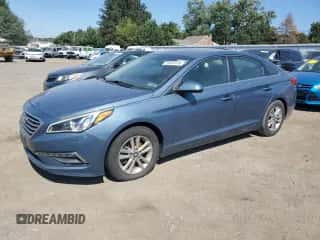 2015 Hyundai Sonata SE z VIN 5NPE24AF4FH210896, wystawiony jako Copart lot #71441175 z przebiegiem 129 290 mil mil oraz Czysty tytuł • Clean title. Historia ofert i sprzedaży dostępna na DreamBid. Obrazek 1.