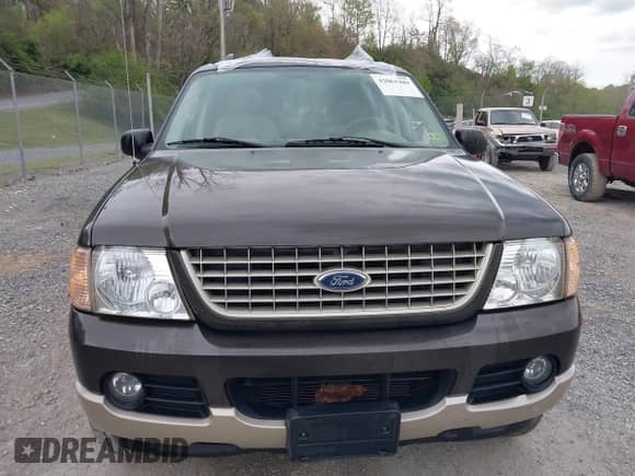 2005 Ford Explorer Eddie Bauer with VIN 1FMDU74K95UA83742, listed as a IAAI auction lot 42061489 with Not provided miles and . Bid and sale history available at DreamBid. Image 12.