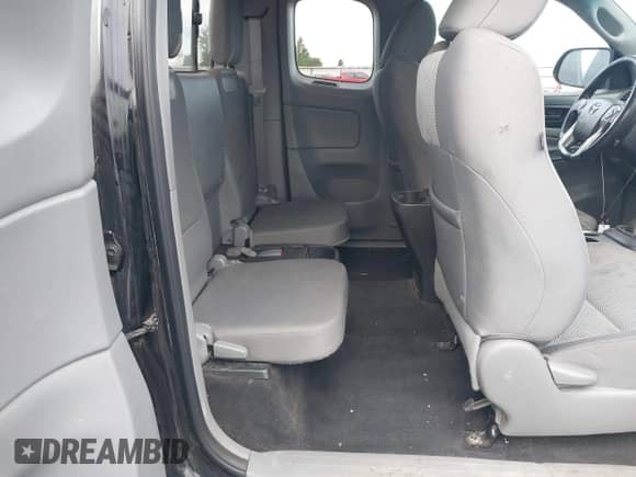 2015 Toyota Tacoma z VIN 5TFUU4EN4FX132924, wystawiony jako IAAI lot #43242945 z przebiegiem 166 428 mil mil oraz . Historia ofert i sprzedaży dostępna na DreamBid. Obrazek 8.