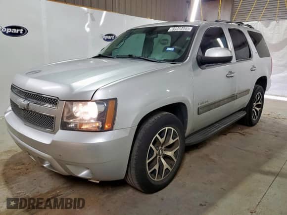 2014 Chevrolet Tahoe LT with VIN 1GNSCBE06ER192376, listed as a Copart auction lot 69945405 with 181,983 mi miles and Clean title. Bid and sale history available at DreamBid. Image 1.