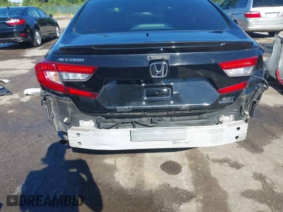 2019 Honda Accord Touring с VIN 1HGCV2F92KA016991, выставлен на аукционе IAAI как лот 43054673 с пробегом 75 929 миль миль и . История ставок и продаж доступна на DreamBid. Изображение 6.