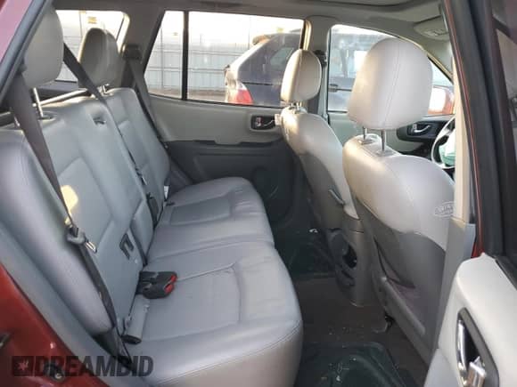 2005 Hyundai Santa Fe GLS с VIN KM8SC73E35U992596, выставлен на аукционе Copart как лот 82934614 с пробегом 84 000 миль миль и Списание • Salvage title. История ставок и продаж доступна на DreamBid. Изображение 11.