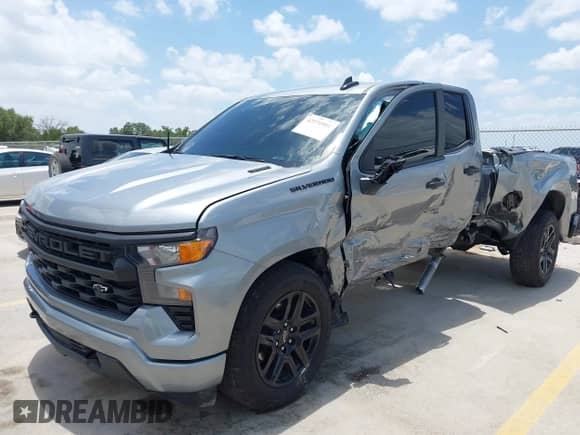 2025 Chevrolet Silverado 1500 z VIN 1GCRKBEK0SZ264681, wystawiony jako IAAI lot #42570981 z przebiegiem 4 783 mil mil oraz . Historia ofert i sprzedaży dostępna na DreamBid. Obrazek 17.