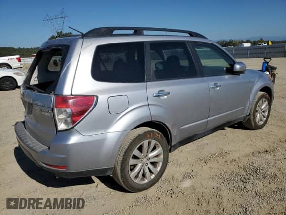 2013 Subaru Forester X Premium z VIN JF2SHADC7DH435733, wystawiony jako Copart lot #65692305 z przebiegiem 189 914 mil mil oraz Szkoda całkowita • Salvage title. Historia ofert i sprzedaży dostępna na DreamBid. Obrazek 3.