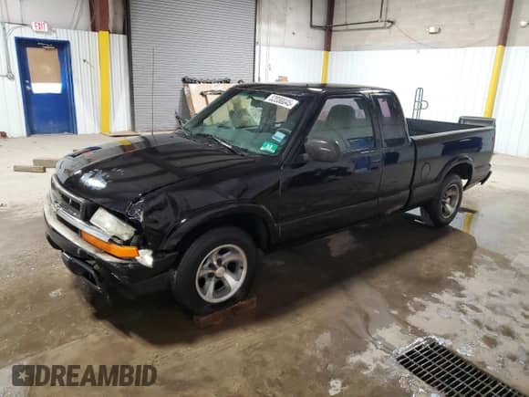 2003 Chevrolet S-10 LS с VIN 1GCCS19H838154256, выставлен на аукционе Copart как лот 52030045 с пробегом 186 910 миль миль и Списание • Salvage title. История ставок и продаж доступна на DreamBid. Изображение 1.