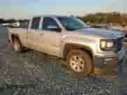 2017 GMC Sierra 1500 SLE z VIN 1GTR1MECXHZ154477, wystawiony jako Copart lot #75008474 z przebiegiem 90 153 mil mil oraz Szkoda całkowita • Salvage title. Historia ofert i sprzedaży dostępna na DreamBid. Obrazek 4.