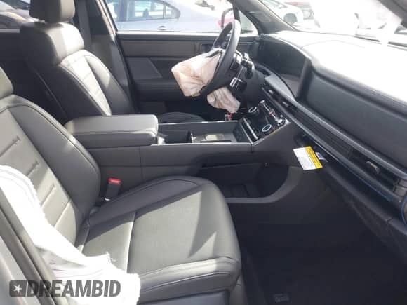 2025 Hyundai Santa Fe Calligraphy с VIN 5NMP54G13SH047791, выставлен на аукционе IAAI как лот 42282330 с пробегом 227 миль миль и . История ставок и продаж доступна на DreamBid. Изображение 5.