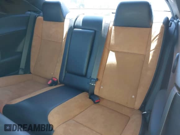 2022 Dodge Challenger R/T Scat Pack Widebody z VIN 2C3CDZFJ8NH177621, wystawiony jako IAAI lot #42358022 z przebiegiem 19 076 mil mil oraz . Historia ofert i sprzedaży dostępna na DreamBid. Obrazek 8.