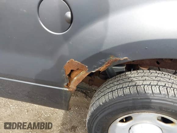 2005 Ford F-150 XL с VIN 1FTRF12W85NA27339, выставлен на аукционе IAAI как лот 43569002 с пробегом 126 807 миль миль и . История ставок и продаж доступна на DreamBid. Изображение 6.