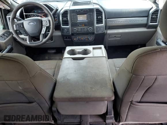 2018 Ford F-250 XL z VIN 1FT7W2B61JEB31016, wystawiony jako Copart lot #70891895 z przebiegiem 348 588 mil mil oraz Szkoda całkowita • Salvage title. Historia ofert i sprzedaży dostępna na DreamBid. Obrazek 8.